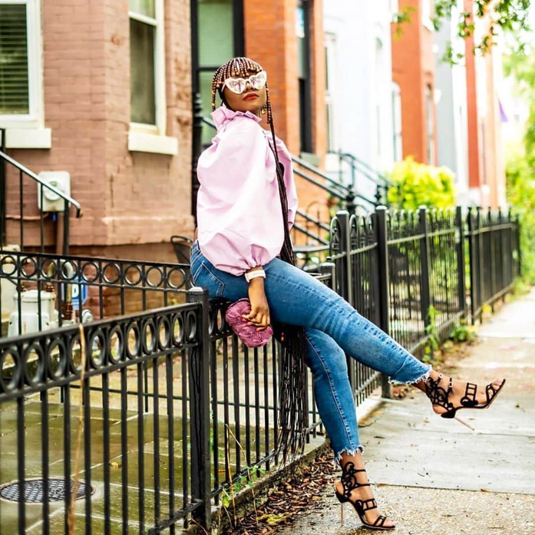 SOPHIA WEBSTERさんのインスタグラム写真 - (SOPHIA WEBSTERInstagram)「Werk the weekend! 🤗 Style Queen @nifeakingbe in our timeless 'Birdie' bootie 💗✨ ⁣ #SophiaWebster #SophiaWebsterArchive」9月19日 23時28分 - sophiawebster