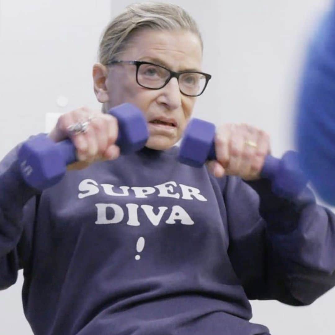 レイチェル・レイさんのインスタグラム写真 - (レイチェル・レイInstagram)「I often drink my coffee from my RBG mug - a reminder to start the day with purpose, to stand up, be present, be fair, listen, try to learn, share and attempt to improve my world with my thoughts and actions. I’m overwhelmed with gratitude for her life and loss at her passing. Thank you #RBG」9月19日 23時37分 - rachaelray