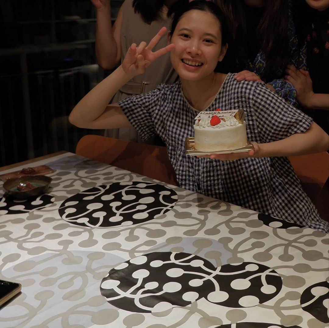 のインスタグラム：「🎂  おさななじみ👩‍👩‍👧‍👧 inマイハウス 私、パジャマ」
