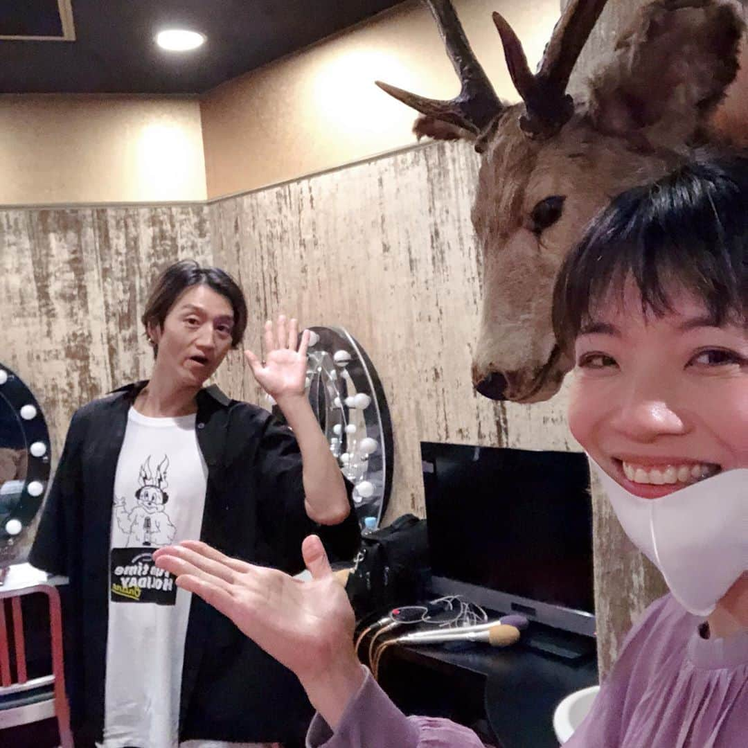 東出真緒さんのインスタグラム写真 - (東出真緒Instagram)「ユニゾンありがとう！！！ こんな最強の対バンイベントいつぶりだ？ってくらい バッチバチだった⚡️⚡️ 気持ちが良いくらい🔥楽しすぎた。 ユニゾンありがとう！！それしかない！！ . ひさよちゃんとついに神戸トークできた💕 オチケンさんもありがとうございました🎙 . すでにみんなが恋しいぜ。。 なので アーカイブ観ますw 明日からまた頑張ろ！ . #usg2020  #unisonsquaregarden  #afloodofcircle  #bigmama」9月20日 0時04分 - mao_bigmama_vn