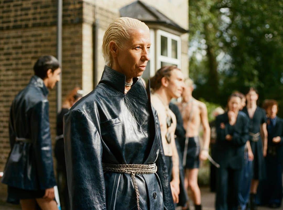 MATCHESFASHION.COMさんのインスタグラム写真 - (MATCHESFASHION.COMInstagram)「For #SS21 @artschool_london presented a gender-neutral collection of utilitarian suits, distressed leather and deconstructed dresses imbued with the label’s signature theatrics and otherworldly aesthetic. Casting remains integral to the designs, with models – who included friends of the brand – acting as muses for the non-conformist and inclusive collections. ‘The incredible ART SCHOOL models are a continuous source of inspiration to me,’ remarked creative director Eden Loweth. ‘Each person who represents my brand also acts as a spokesperson for our wider community and is an inspiration to thousands of young people who watch our shows or follow us online.’ Read on for our interview with #ArtSchool – one of our 2020 Innovators – and head to the link in bio to see more from the designer.   Describe your spring/summer 2021 collection in five words? ‘Therapeutic, Cathartic, Emotive, Powerful, Strong.’   How did working on this collection differ to other seasons? ‘This season was a very unusual experience designing the collection and preparing for the show. As a result of lockdown, we created the entire collection remotely, coming together in the final couple of weeks to make the show a reality. The process of designing during the lockdown gave me the opportunity to really stop and think about where ART SCHOOL is going and how it can evolve in this new normal we find ourselves in.’   Looking forward, post-COVID 19, what change would you like to see in the fashion industry? ‘I would love to see a more fluid, accepting industry that slows down the pace of its schedule and focuses on the messages behind the brands. We are so lucky to have some of the most incredible young voices creating work globally today and these should and should be protected.’   📸 @mati_araoz_」9月20日 0時08分 - matches