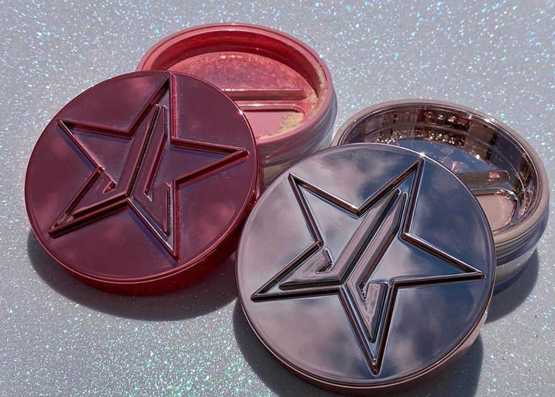 Jeffree Star Cosmeticsさんのインスタグラム写真 - (Jeffree Star CosmeticsInstagram)「Matte vs. Luminous ✨Which #Magicstar setting powder formula do you love the most?🌟 Photo by: @thebeeutybee 💗 #jeffreestarcosmetics」9月20日 0時28分 - jeffreestarcosmetics