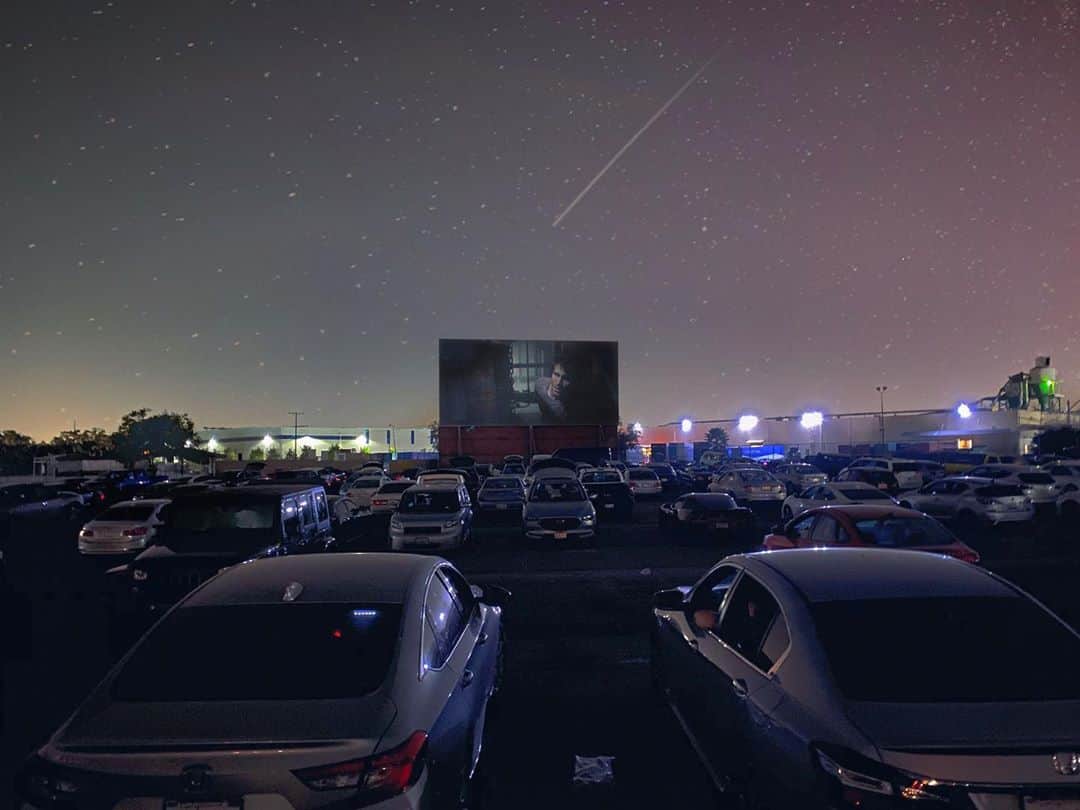 キーガン・アレンのインスタグラム：「Last night at the drive in. Thank you all for coming to see No Escape!  It really is special to have seen it with so many people (safely)!  If you can’t see it in drive ins, or select theaters it’s available for video on demand!」