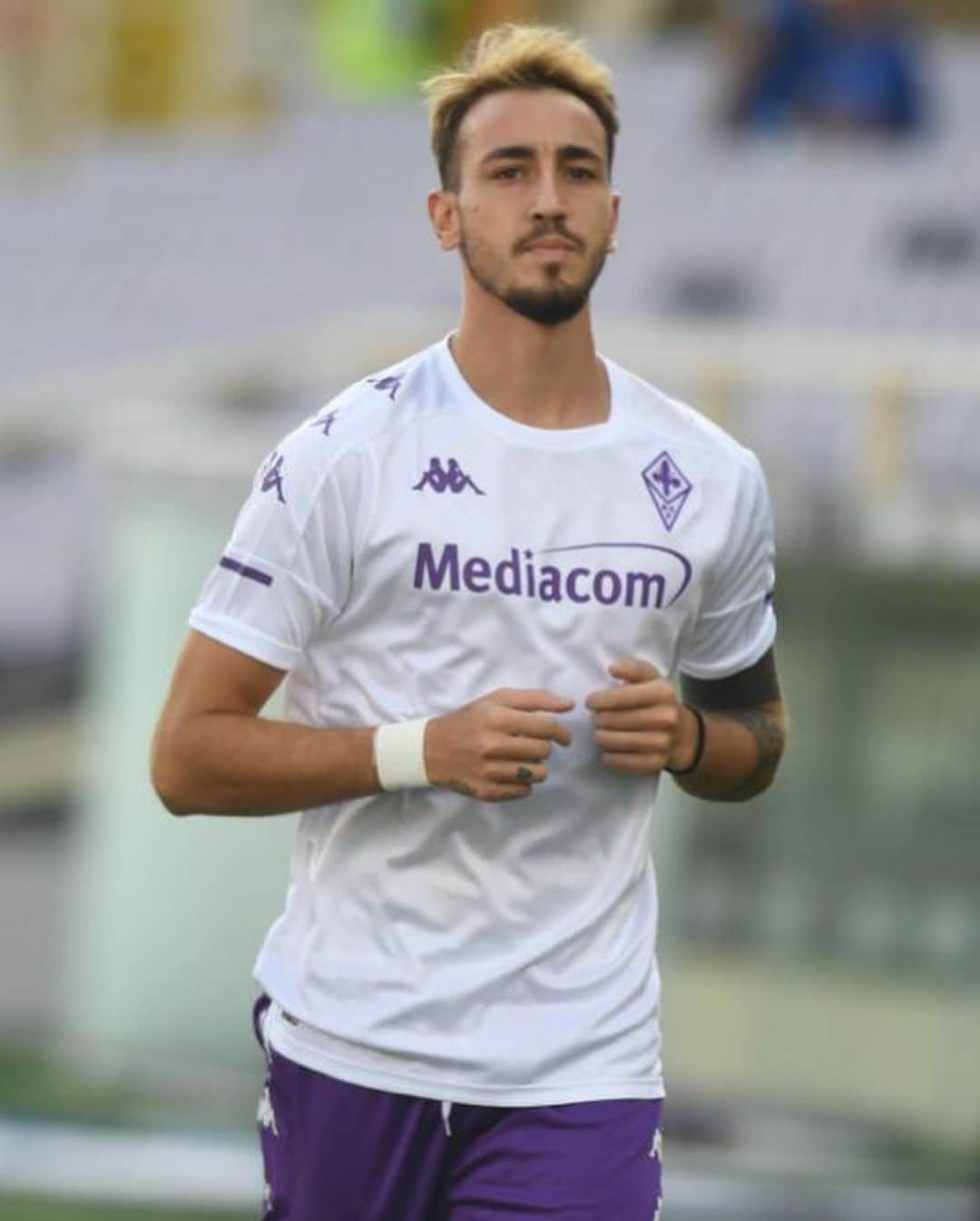 ACFフィオレンティーナさんのインスタグラム写真 - (ACFフィオレンティーナInstagram)「📸📸 of our warm up! 🔥  #ForzaViola 💜 #Fiorentina #FiorentinaTorino #SerieA」9月20日 0時49分 - acffiorentina