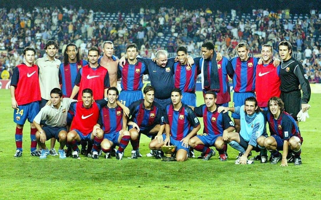 ルイス・ハビエル・ガルシア・サンスさんのインスタグラム写真 - (ルイス・ハビエル・ガルシア・サンスInstagram)「(2005)Rafa,Gaffer, let me take a penalty !!... no chance !! Today, Barcelona plays the Joan Gamper Trophy. In 2003 vs Boca Junior we went to Penalties and i had the opportunity to take the last one. That walk to the penalty spot, the feeling of the pressure... i miss those moments. Yes, I did take one that time 😉!! #MoreThanaGame #Football #Barca」9月20日 0時51分 - luchogarcia14