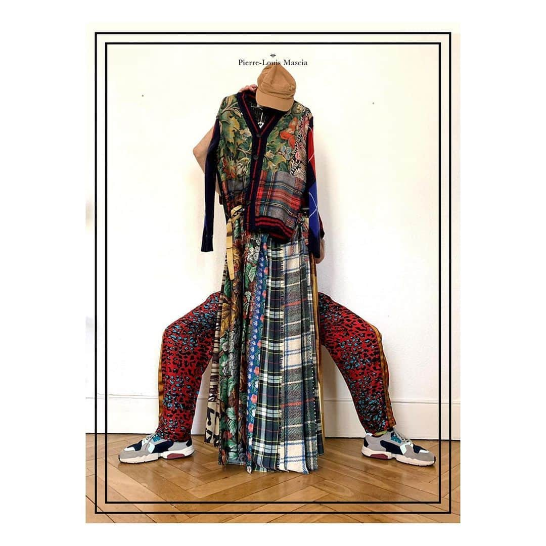 Pierre-Louis Masciaさんのインスタグラム写真 - (Pierre-Louis MasciaInstagram)「FW20 Unpredictable Edit by Pierre-Louis Mascia, a series of styles as seen by Pierre-Louis.  Style is fun! Tartan and floral prints can boost your look in the most lovely way for the coming autumn. . #plm #pierrelouismascia #unpredictableclassic #womenswear #menswear #prints #collection #fw20」9月20日 0時54分 - pierrelouismascia