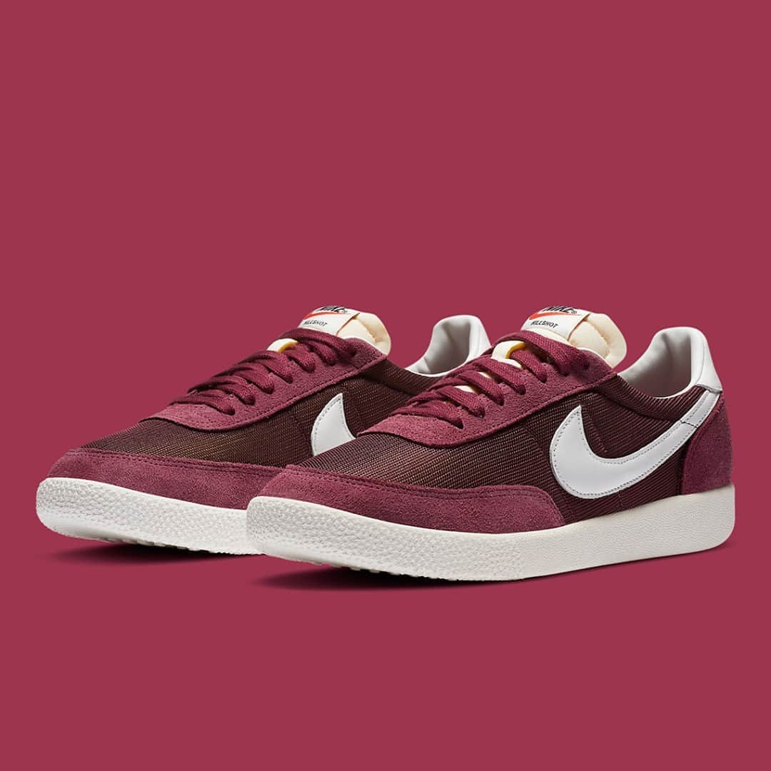 Sneaker Newsさんのインスタグラム写真 - (Sneaker NewsInstagram)「The Nike Killshot OG returns in a new Beetroot colorway, championing that vintage tennis shoe look with a rich red suede/mesh combo. Hit the link in our bio to find out where you can buy these on the 9/29 date.」9月20日 1時01分 - sneakernews