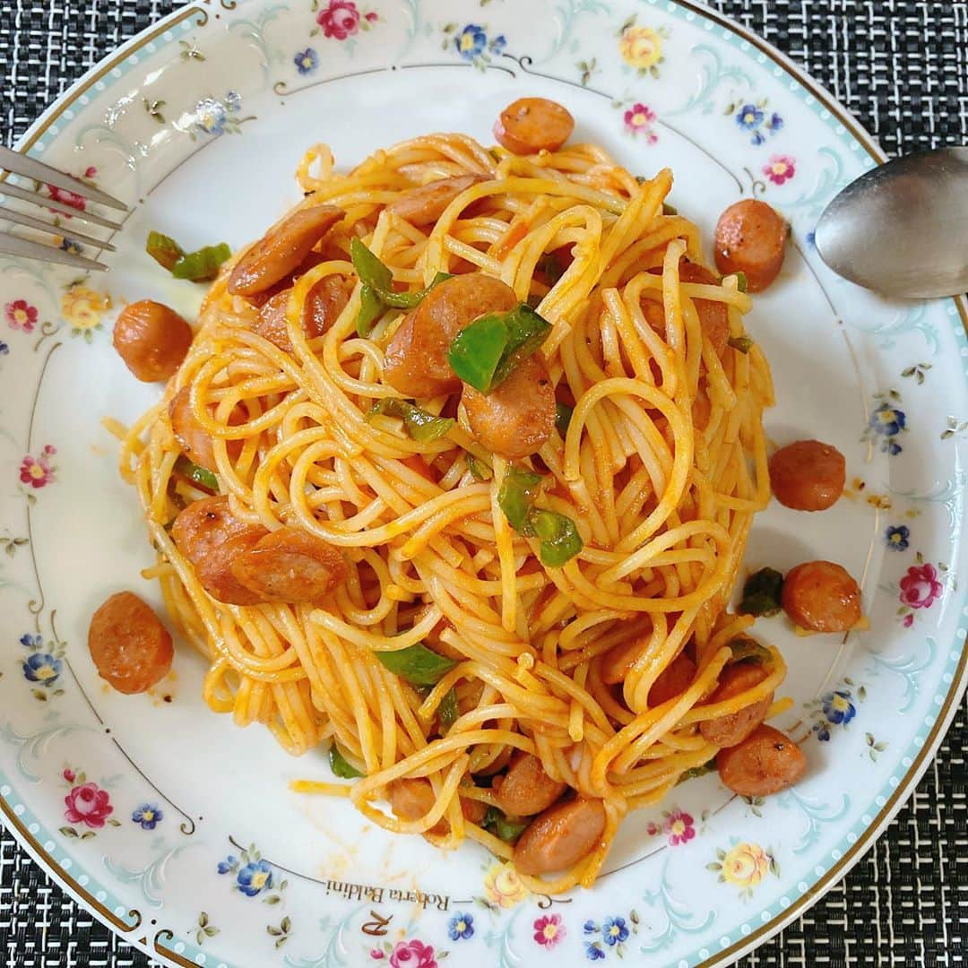 岡村咲さんのインスタグラム写真 - (岡村咲Instagram)「昨日の夕飯、またナポリタン🍝私は米粉麺無くてチキン無しライスに😂 #saki_foodallergy」9月20日 12時35分 - sakiokamura_official