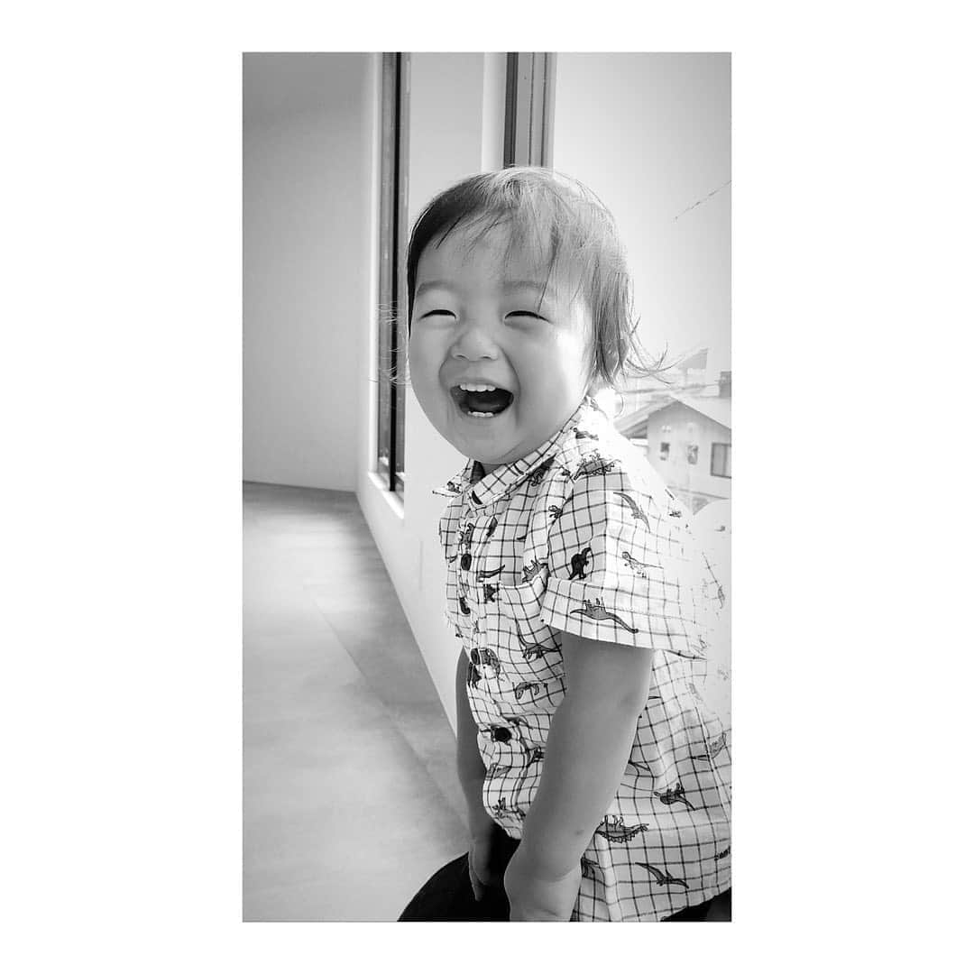 柏木作夢さんのインスタグラム写真 - (柏木作夢Instagram)「Sir Smile. ・・・・・・・ #smile#son#Jr#family#boy#kids#mood#photooftheday#fine#l4l#f4f#tokyo#goodtimes#家族#息子#親バカ部#笑顔#笑顔が一番#笑顔が人を幸せにする#笑顔のループ#笑顔の発電所」9月20日 11時18分 - samukashiwagi