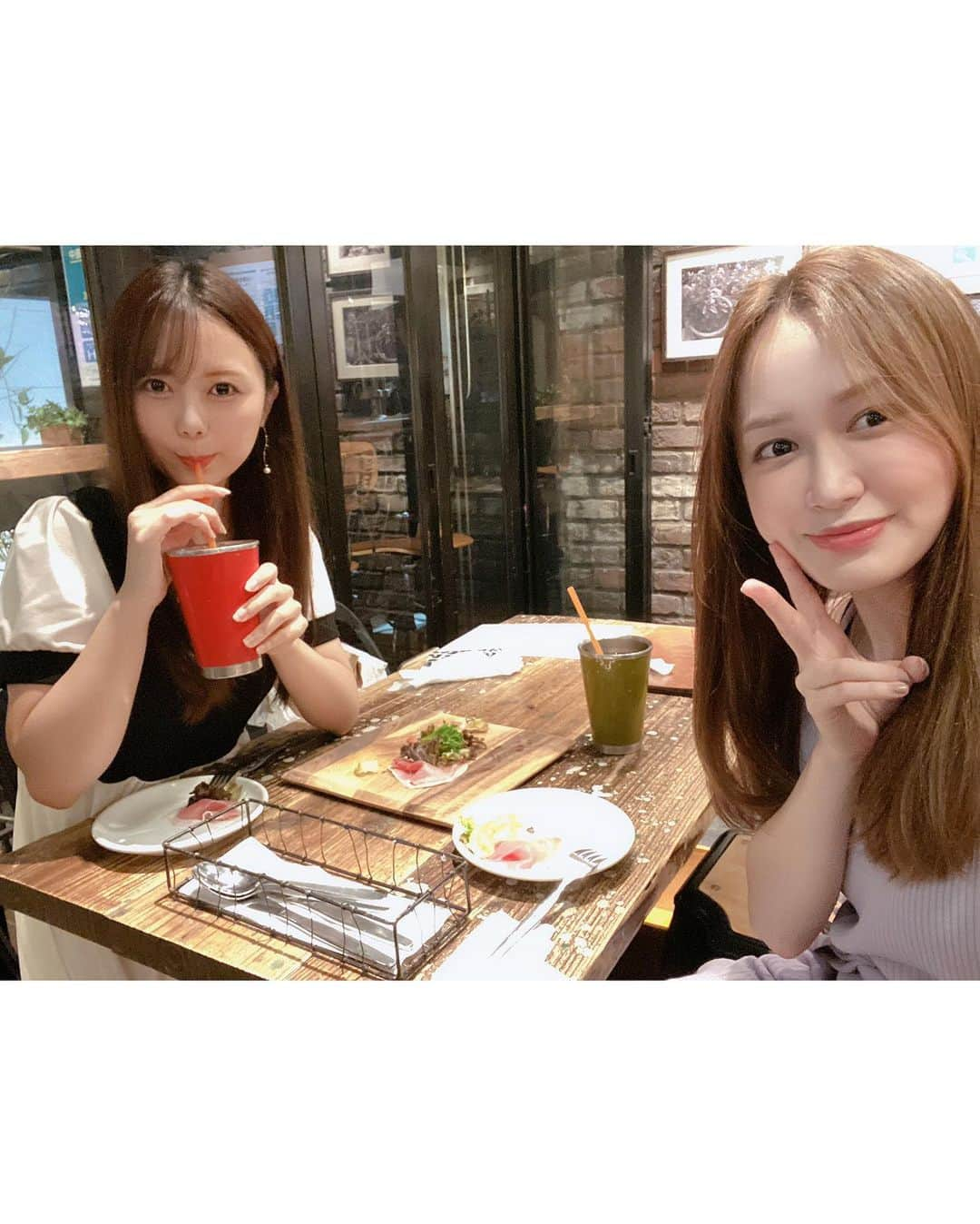 西村季里子さんのインスタグラム写真 - (西村季里子Instagram)「・  愛しのちなみとご飯🍒  日々存在に助けられてる🙏🏻 感謝してもしきれない🙏🏻🙏🏻  またポテト食べにいこね🍟  #ポテト #ちなみの好物 #この日すごい食べた #いつもありがとう #自己肯定力#本#読書 #カフェ#ディナー#パスタ #吉祥寺#kichijoji #follow#followme」9月20日 12時02分 - kiriko_nishimura