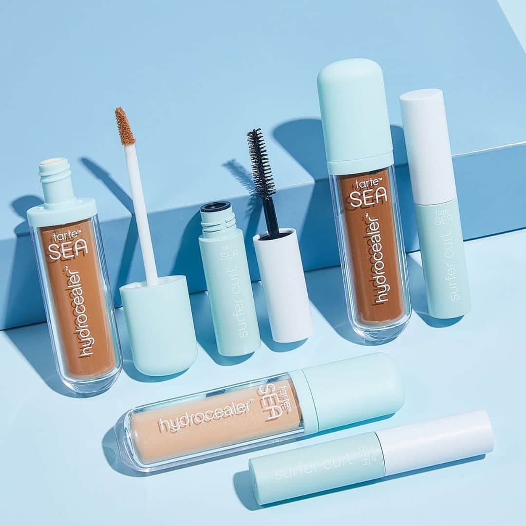 Tarte Cosmeticsさんのインスタグラム写真 - (Tarte CosmeticsInstagram)「Our NEW limited-edition hydrocealer vegan concealer set comes with 2 natural-beauty-boosting faves for the price of just the concealer – the mascara is FREE! 🙌 Set includes: 💧 FULL-SIZE hydrocealer vegan concealer: hydroflex technology™ moves with your skin so it won’t crease or settle into smile or laugh lines w/ 12-hr hydration 💧 travel-size surfer curl vegan volumizing mascara: sweatproof, flake-free & smudge-proof for natural, nourishing volume & curl Shop now @Sephora for only $24 USD (a $36 USD value). #crueltyfree #rethinknatural #CleanAtSephora #tartesea」9月20日 12時03分 - tartecosmetics