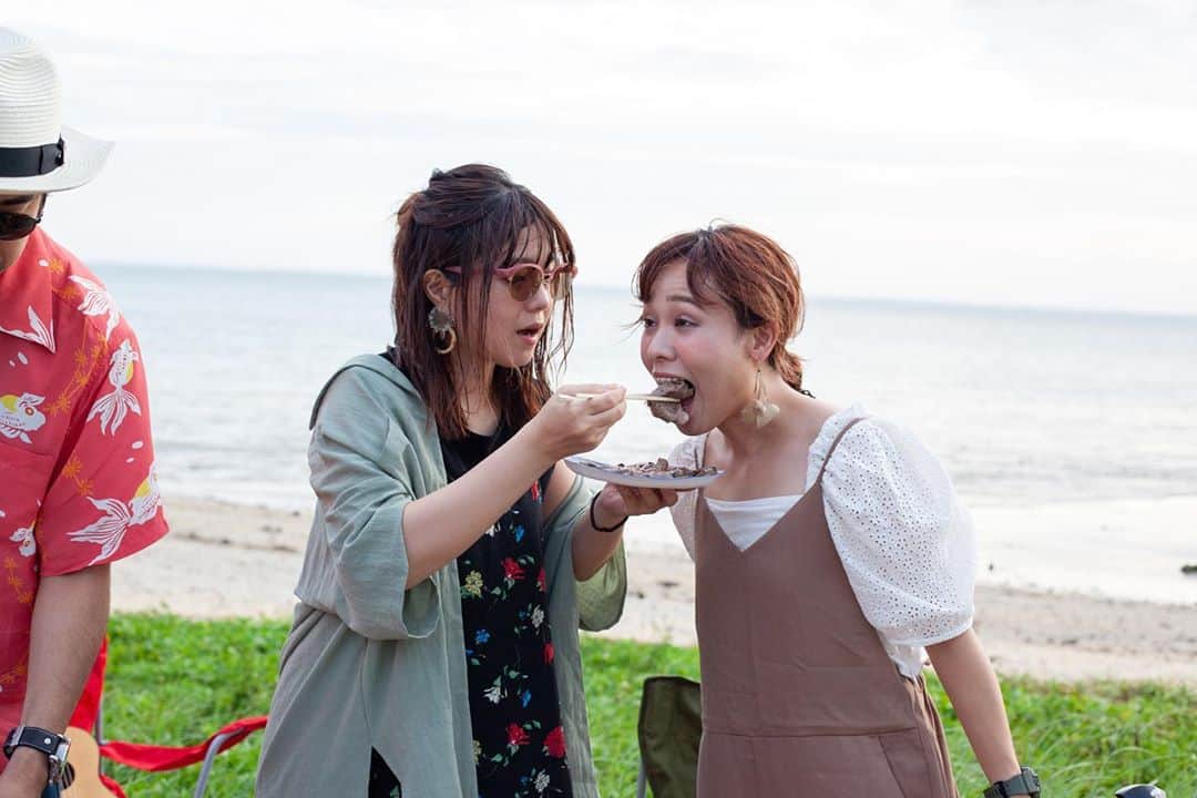 MAIKO さんのインスタグラム写真 - (MAIKO Instagram)「ぽよ⁇ ・ ・ ・ ・ 📸 @tsuru.to.photo  ・ ・ #1日1うっぷす #がちまやー #食いしん坊 #ななえのあーん #1口サイズデカすぎん⁇ #可愛く食べれる人いますか⁇ #明後日見てる👀 #sevenoops #BBQ🍖」9月20日 12時13分 - maiko_oops