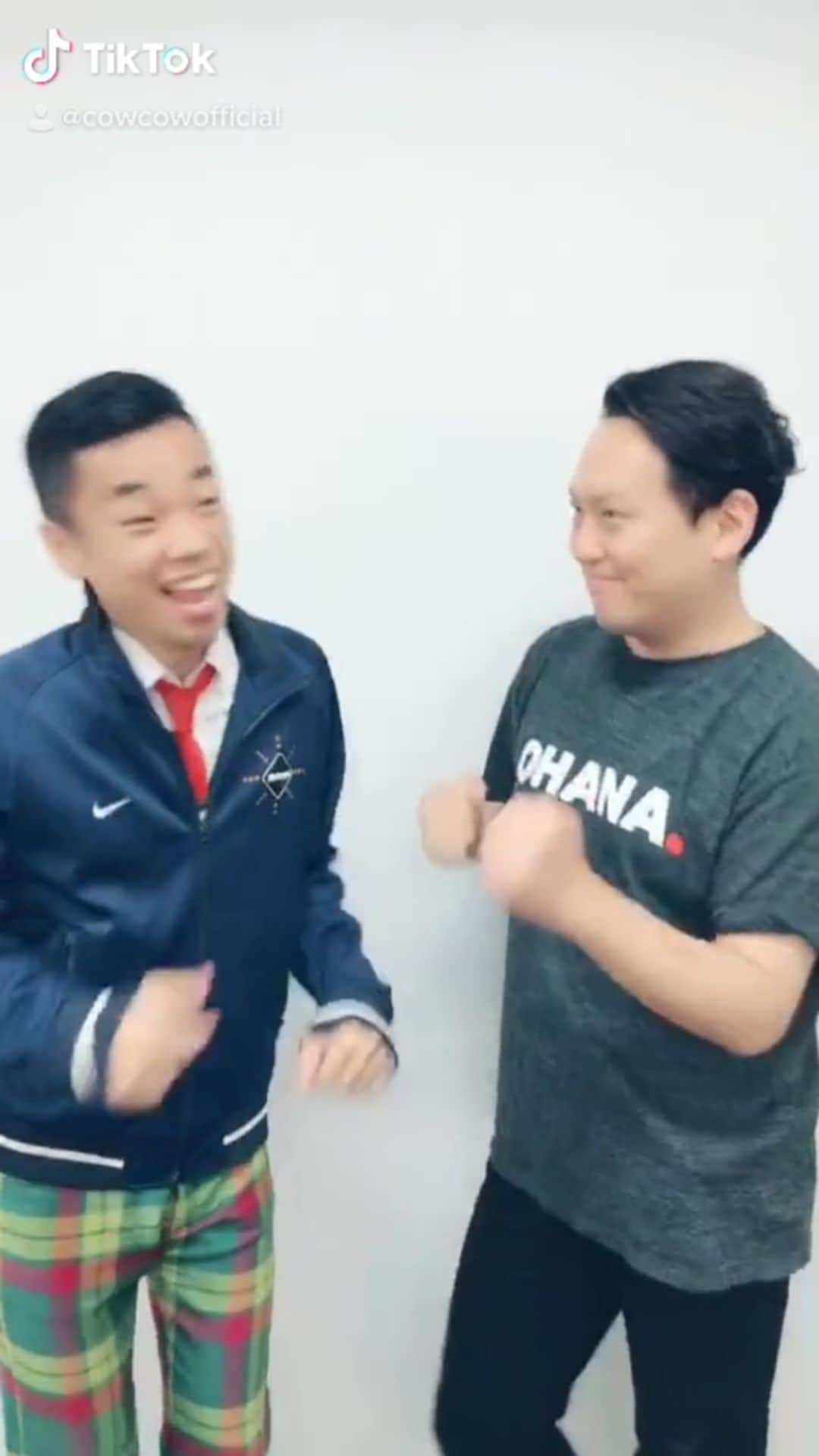 善し のインスタグラム：「ポカリ欲しい？  #cowcow」