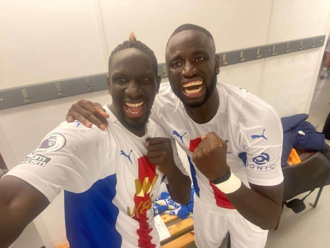 ママドゥ・サコーさんのインスタグラム写真 - (ママドゥ・サコーInstagram)「What a game !!!! 🔥⚽️⚽️⚽️💪🏿🔵🔴 #CharniereFrancoSenegalese #TeamSakho #CPFC @cpfc @roilionpapis8」9月20日 3時44分 - mamadousakho