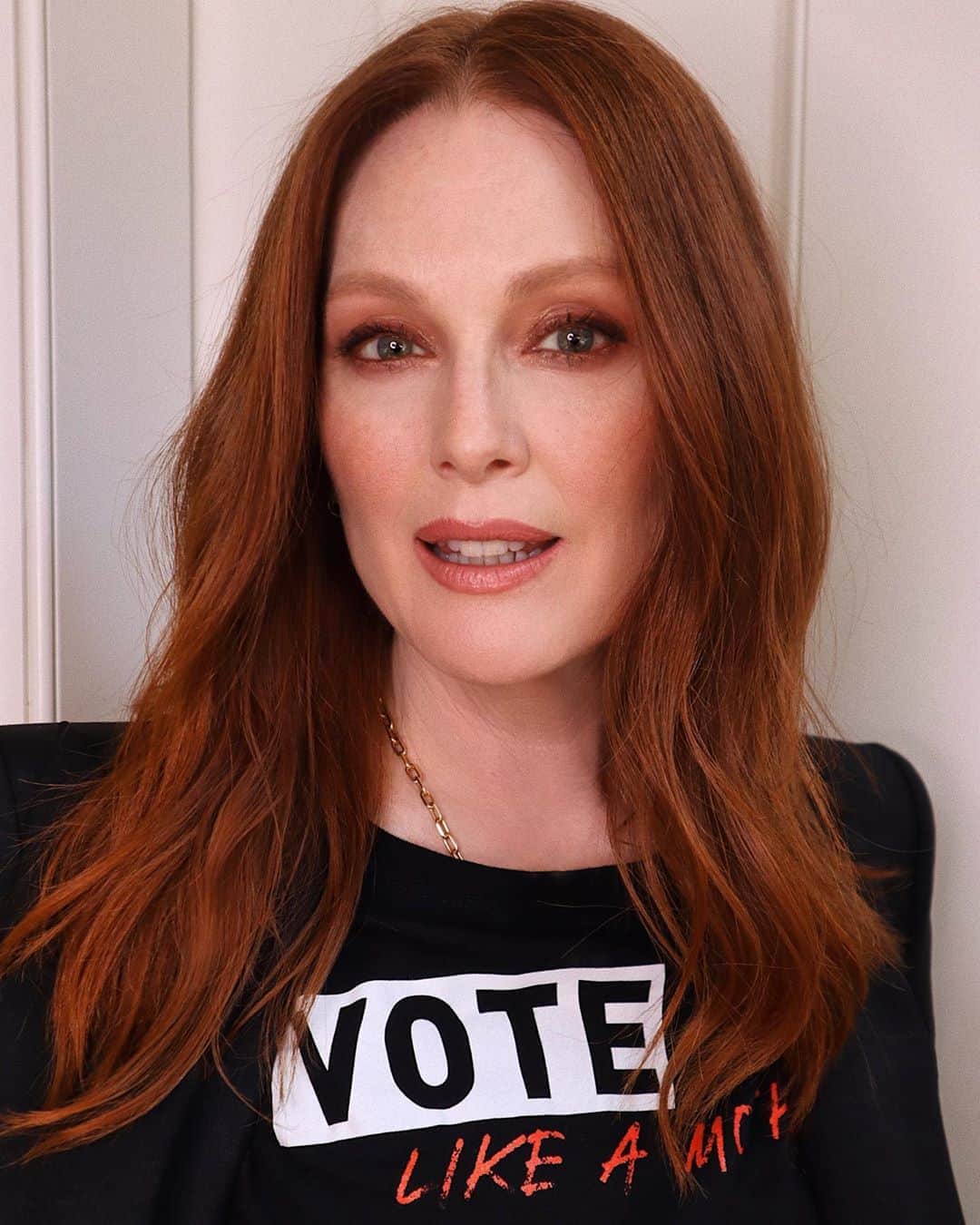 Hung Vanngoさんのインスタグラム写真 - (Hung VanngoInstagram)「#virtual press day for @thegloriasmovie with #JulianneMoore (@juliannemoore) ❤️⭐️✨💫⚡️🌟. Coming out on @amazonprimevideo on 09/30/2020. 👗 @lesliefremar 💇 @ryantrygstadhair 💄 @hungvanngo」9月20日 3時50分 - hungvanngo