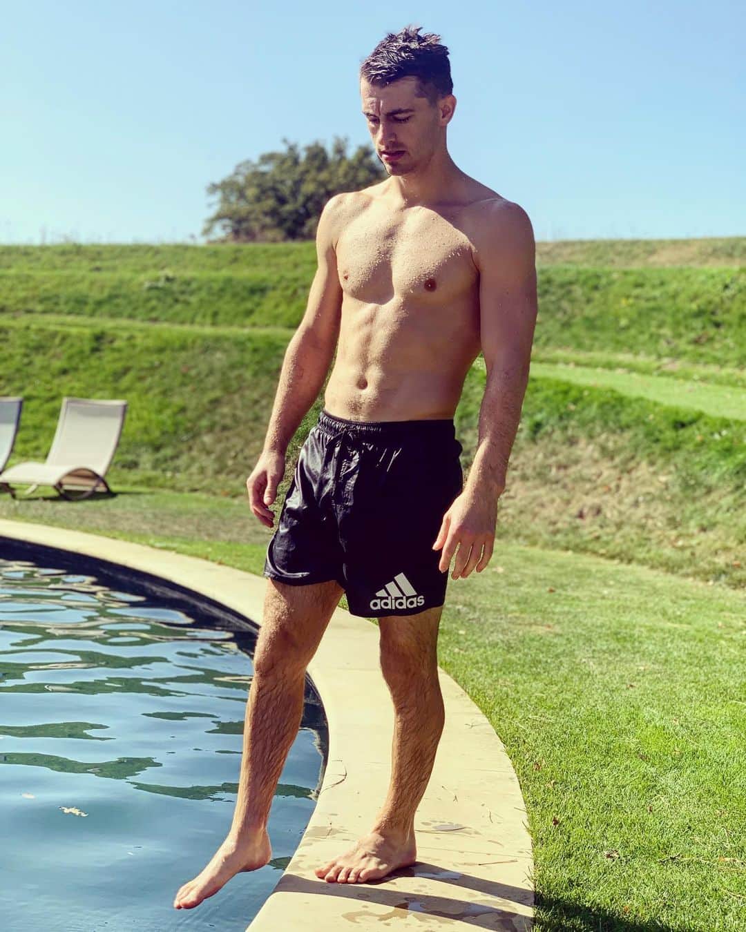 マックス・ウィットロックのインスタグラム：「☀️」