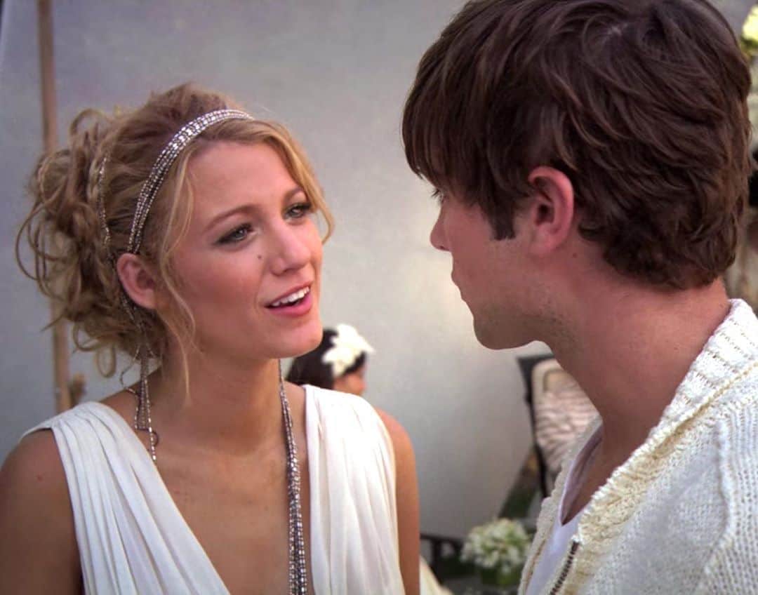 E! Onlineさんのインスタグラム写真 - (E! OnlineInstagram)「This is a safe space, so we feel like we can admit that we *still* consider Serena van der Woodsen's White Party look our ultimate wedding day inspo. 😍 Celebrate 13 years since #GossipGirl premiered & see where the cast is now, at the link in our bio. (📷: Netflix)」9月20日 5時01分 - enews