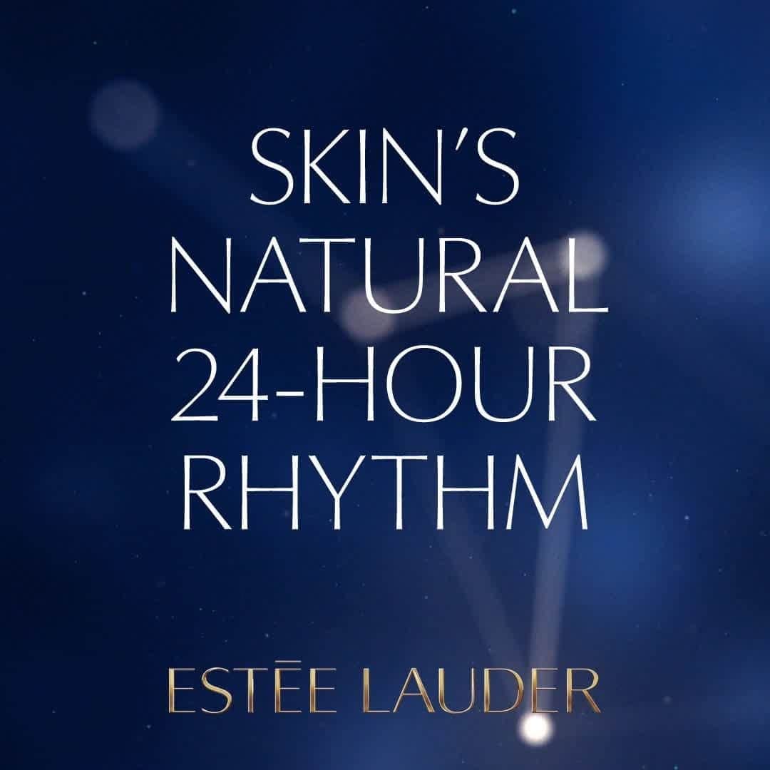 のインスタグラム：「NEW Advanced Night Repair has you covered, day or night ☀️🌙. By day, this high performance #serum helps defend skin from environmental assaults like pollution and blue light with 8-hour anti-oxidant protection. While you sleep, #AdvancedNightRepair helps optimize skin's natural nightly repair process. Don't miss a minute - tap to shop now!」