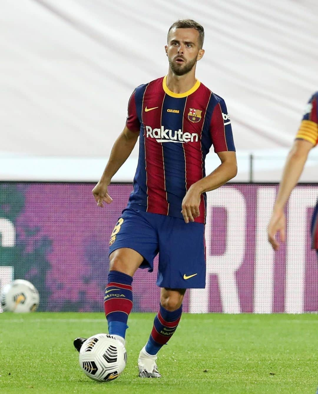 ミラレム・ピアニッチさんのインスタグラム写真 - (ミラレム・ピアニッチInstagram)「Muy feliz por mi primera vez en #CampNou 🏟️  Días llenos de emociones, vamos a probar los de la cancha 💙❤️ . Happy for my first in #CampNou 🏟️  Days full of emotions, let’s try those of the pitch 🔥 🙌 #ForçaBarça #BarçaElche」9月20日 5時26分 - miralem_pjanic