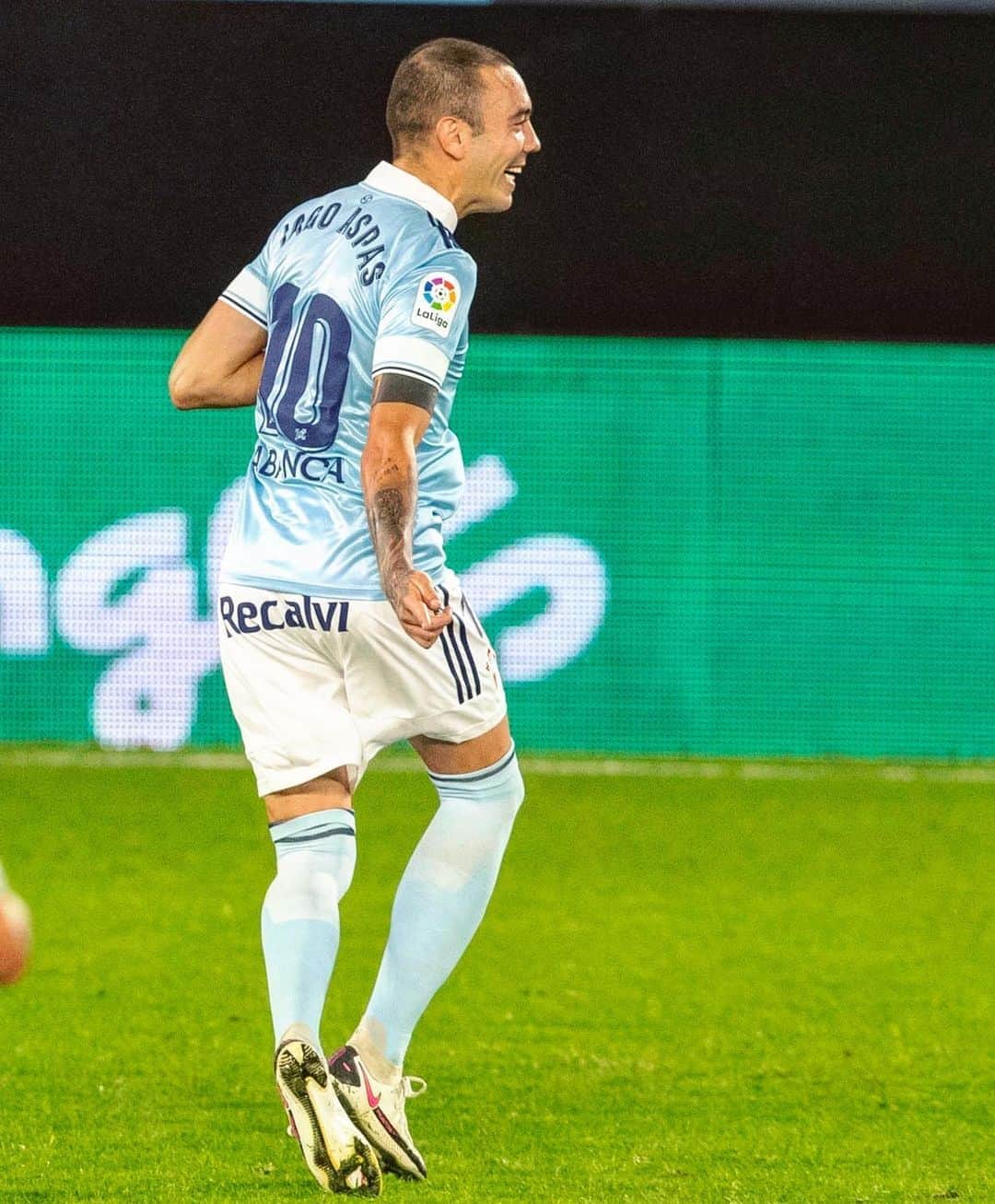 LFPさんのインスタグラム写真 - (LFPInstagram)「@i.aspas10 hit a brace! ⚽️⚽️ • ¡Aspas marca un doblete! ⚽️⚽️ • #Aspas #Celta #Brace #LaLiga #LaLigaSantander #HayQueVivirla #YouHaveToLiveIt」9月20日 5時48分 - laliga