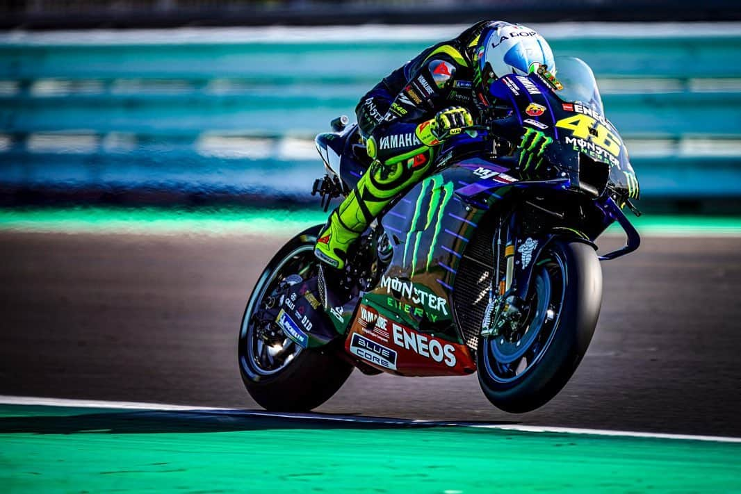 バレンティーノ・ロッシさんのインスタグラム写真 - (バレンティーノ・ロッシInstagram)「Misano World Circuit,Italy Saturday,official practice 📸 @falex79 @gigisoldano」9月20日 5時50分 - valeyellow46