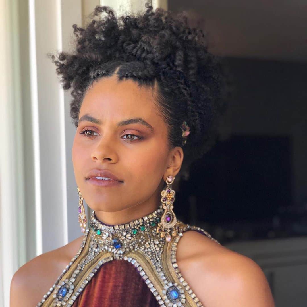 Lacy Redwayさんのインスタグラム写真 - (Lacy RedwayInstagram)「Trying to scroll through your  camera roll for old photos  is an actual wild experience . 😩  Throwback to one of my favorite #Emmys moment .   #Emmys 2018 with  ✨✨ Zazie Beetz ✨✨   Makeup @patidubroff  Styled by @jasonbolden  #HairByLacyRedway #zaziebeetz」9月20日 6時17分 - lacyredway