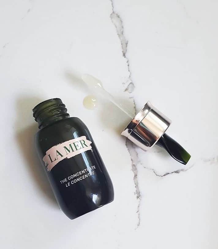 ドゥラメールのインスタグラム：「#Regram @aninebing — “I am constantly juggling so many things between running a business, being a mom and now homeschooling the kids. @LaMer’s #TheConcentrate is my skin savior during these hectic, long days. I like to use this serum as part of my nighttime ritual, the texture is silky and the scent provides a sense of calm. #GiftedbyLaMer”」