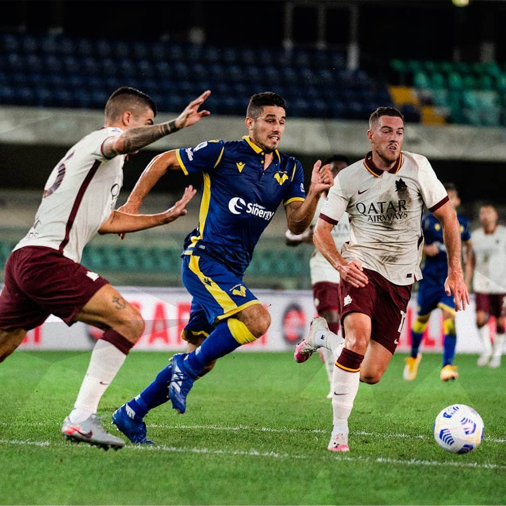 エラス・ヴェローナFCさんのインスタグラム写真 - (エラス・ヴェローナFCInstagram)「NUOVA STAGIONE. STESSO VERONA. 📸 #VeronaRoma  #SerieATIM #DaiVerona #lastoriAcontinuA」9月20日 6時28分 - hellasveronafc