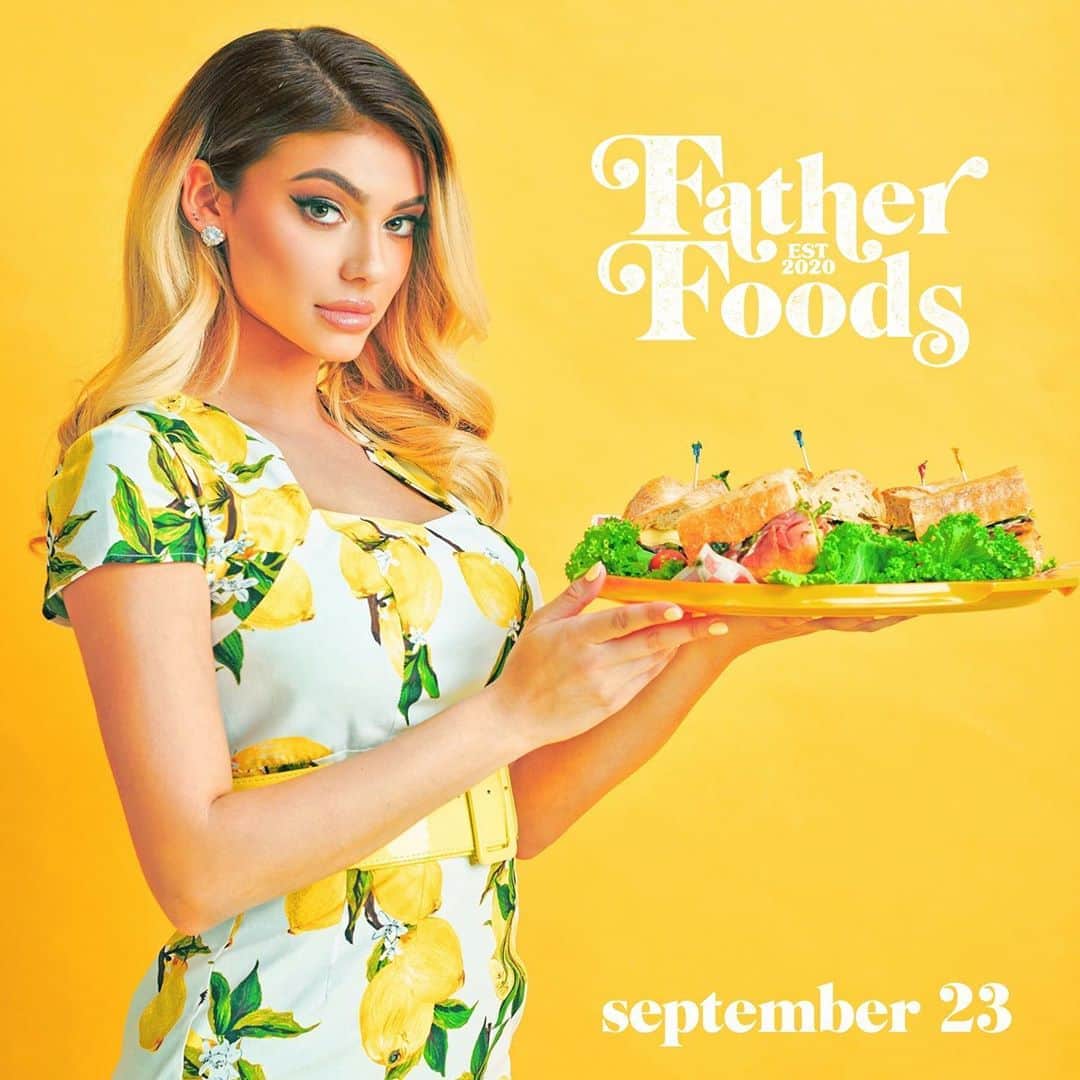 ケルシーのインスタグラム：「ahhh can’t believe this is finally happening!!!! wednesday watch out @fatherfoods gonna be on all ur fav delivery apps 🥪🧀🍪🍹」