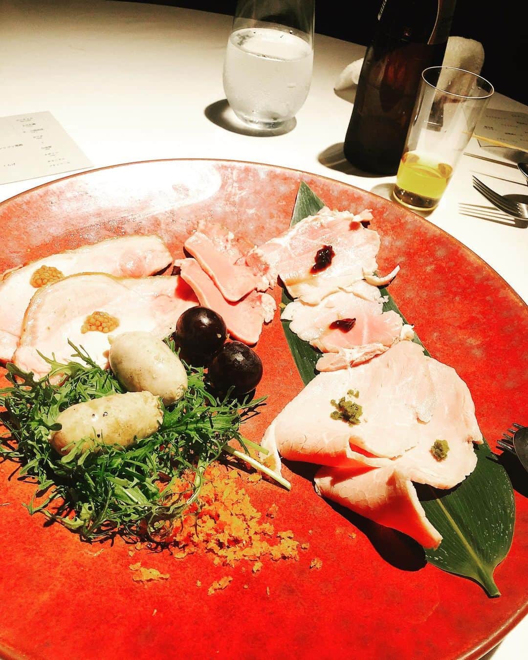 沖玲奈さんのインスタグラム写真 - (沖玲奈Instagram)「ずっと気になってた有楽町の #textura 初めて行ってきました〜🍽✨ ピリッとした中華とスペイン料理の組み合わせで、本当ーに美味しかった。。😻💓 最初のピンチョスが出てきた時点で品数の多さに感動👀コスパも良くて、特別な日にまた来たいな〜🐣✨ 夜まで大して食べてなかったから、食べ終わったあと胃がすごい膨れてました😳笑 #textura #中華料理 #スペイン料理 #有楽町 #gourmet #東京グルメ」9月20日 6時43分 - reinaoki2508