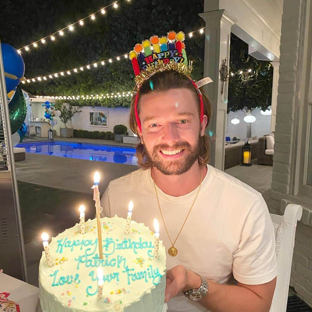 パトリック・シュワルツェネッガーのインスタグラム：「Thx for the bday wishes !!」