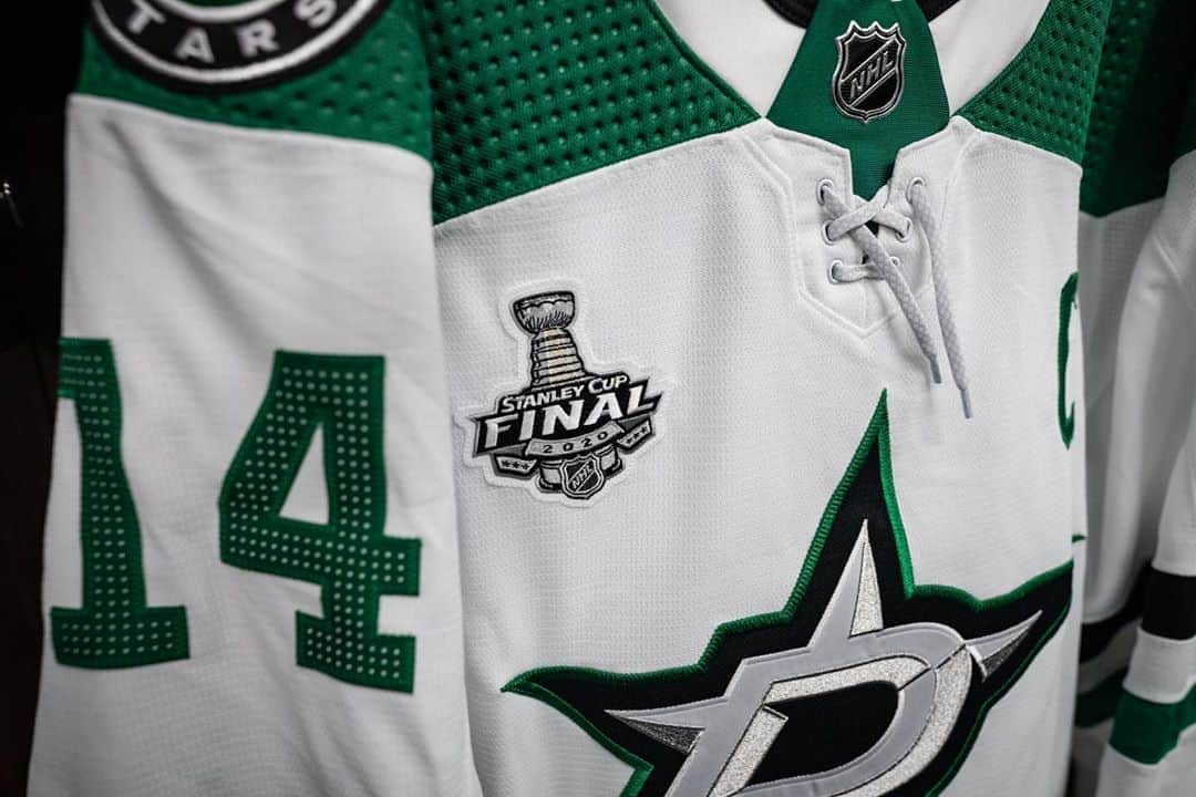 ダラス・スターズさんのインスタグラム写真 - (ダラス・スターズInstagram)「Our unis have never looked better 👀 #GoStars」9月20日 6時55分 - dallasstars