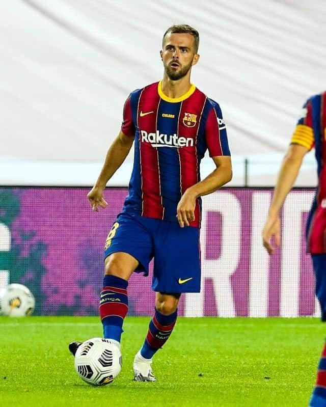 FCバルセロナさんのインスタグラム写真 - (FCバルセロナInstagram)「🌟 A night to remember for @miralem_pjanic」9月20日 7時00分 - fcbarcelona