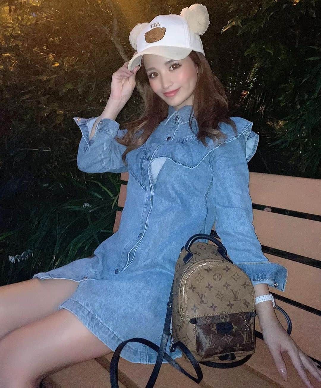 のインスタグラム：「. . みんなでUSJ🥰楽しすぎた✨✨ 息子氏も終始はしゃいでた👦🏻👦🏻🤍 . 20件以上コメントきてたのに 投稿載せ直し😢 またコメントくれたら喜びます😚💕笑 . . . #USJ #universalstudiosjapan」