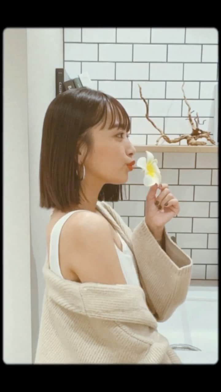 近藤千尋のインスタグラム：「連休みんな何してますか🌺☺️ 感染対策に気をつけながら 素敵な連休をお過ごしください🙇🏻‍♀️✨ そしてたくさんのチャンネル登録 してくださった方 ありがとうございます🥺❤️ 次のYouTubeは 毎日メイクを更新します❤︎❤︎❤︎」