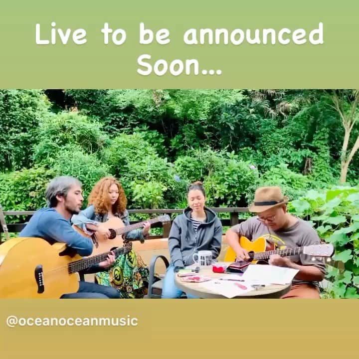 SHANTIのインスタグラム：「自然体。@oceanoceanmusic は集まった瞬間生まれる愛情を歌う。 シンプルにただそれだけ^_^ オーガニック・ビーチ・ミュージック あったかくって優しい気持ちになる音楽。@oceanoceanmusic は ４人アーティスト連名: シャンティ　スナイダー、ハナスプリング、ガッツ中沢ノブヨシ、カイペティートのソロアーティスト4人組として　 stay home, stay strong と　 ocean ocean として Slow という曲を配信リリリースしました。あなたに寄りそうサウンド是非愛聴して下さい。 #ビーチライフ #アウトドア女子 #アウトドア #アコースティックギター #アコースティック #歌うま #歌う #仲間 #絆 #野外ライブ #生演奏 #アーティスト  #海好き女子 #海好き #逗子 #鎌倉」