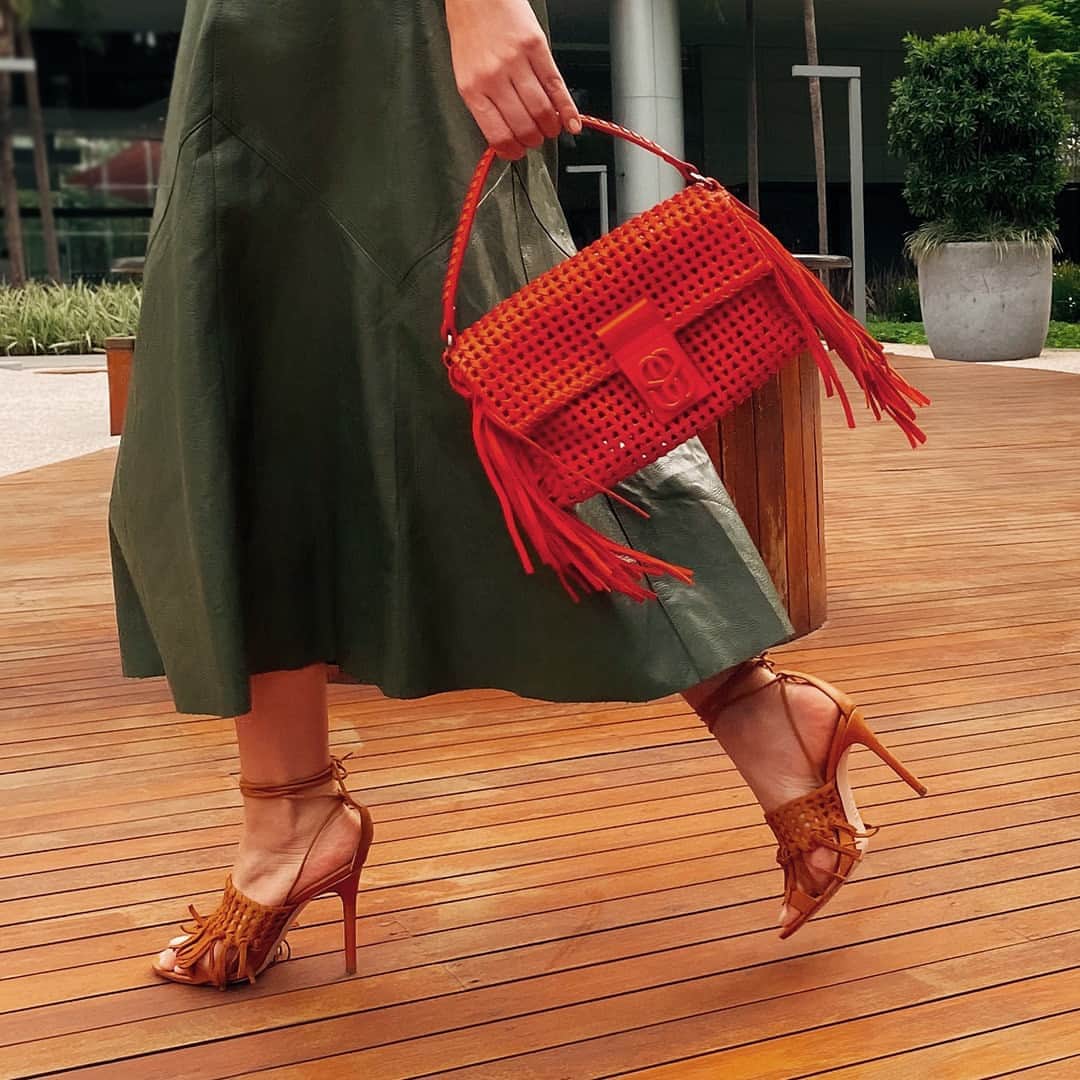 Schutzのインスタグラム：「WALKING THROUGH THE WEEKEND LIKE ❤️ #newin」