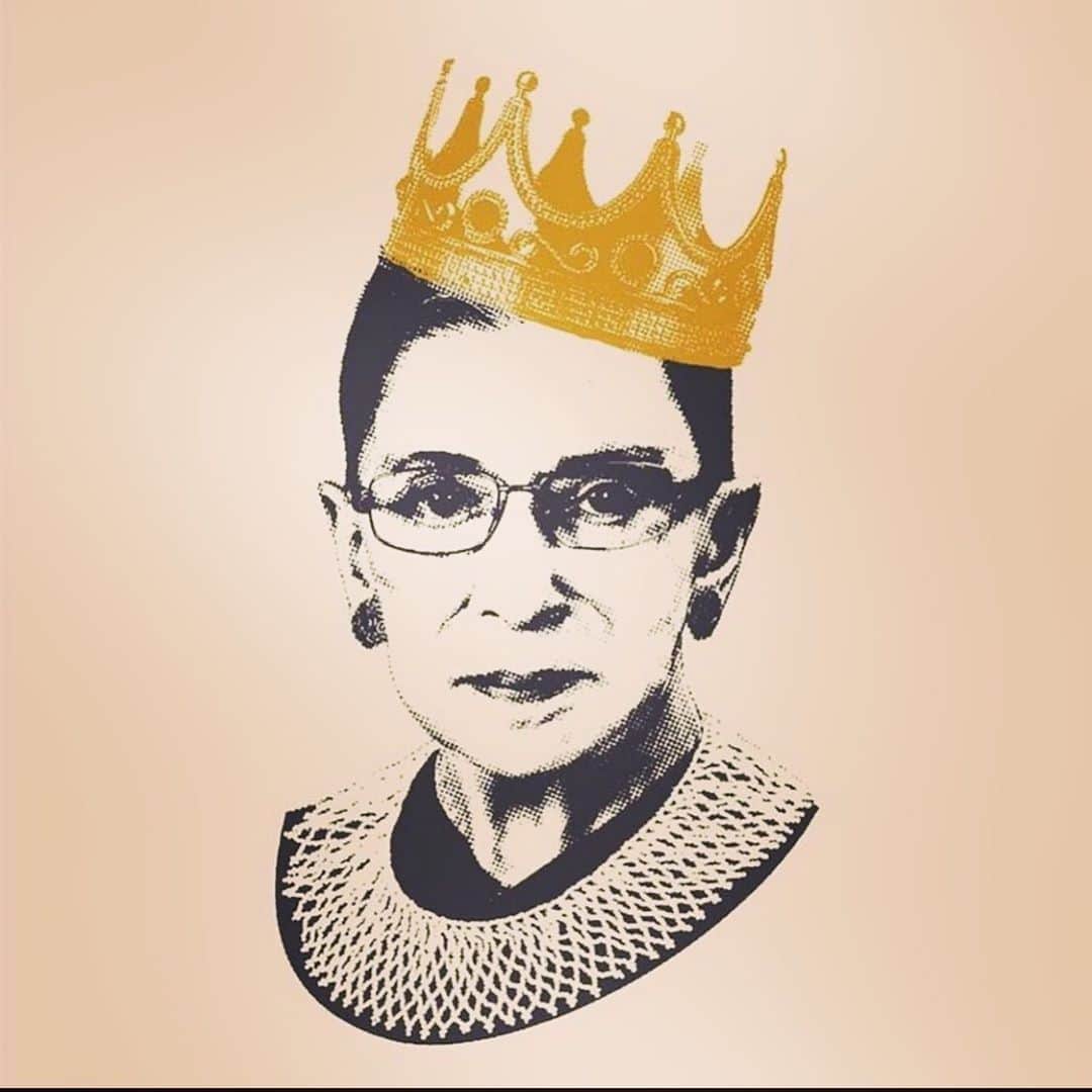 アリ・ラーターのインスタグラム：「The definition of grace, power, and dignity. Thank you for fighting the good fight for all of us. 💔#notoriousrbg」