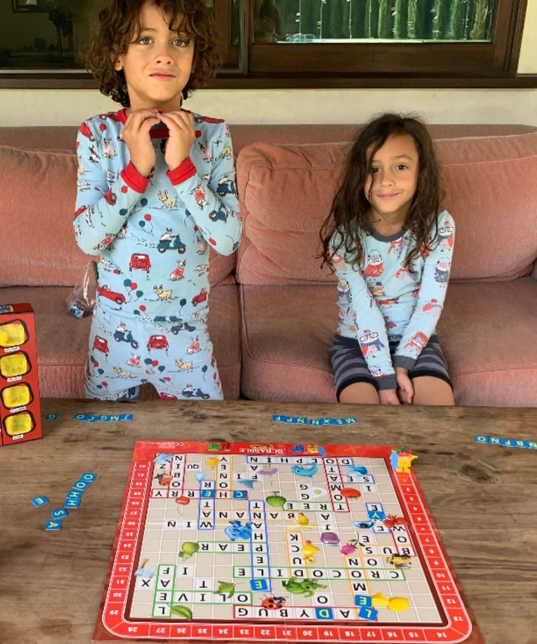 ダニア・ラミレスさんのインスタグラム写真 - (ダニア・ラミレスInstagram)「Who said spelling wasn’t fun! I’d play with these two any day! @mygaiaaether #myobsession #twinkies #smarties」9月20日 9時21分 - daniajramirez