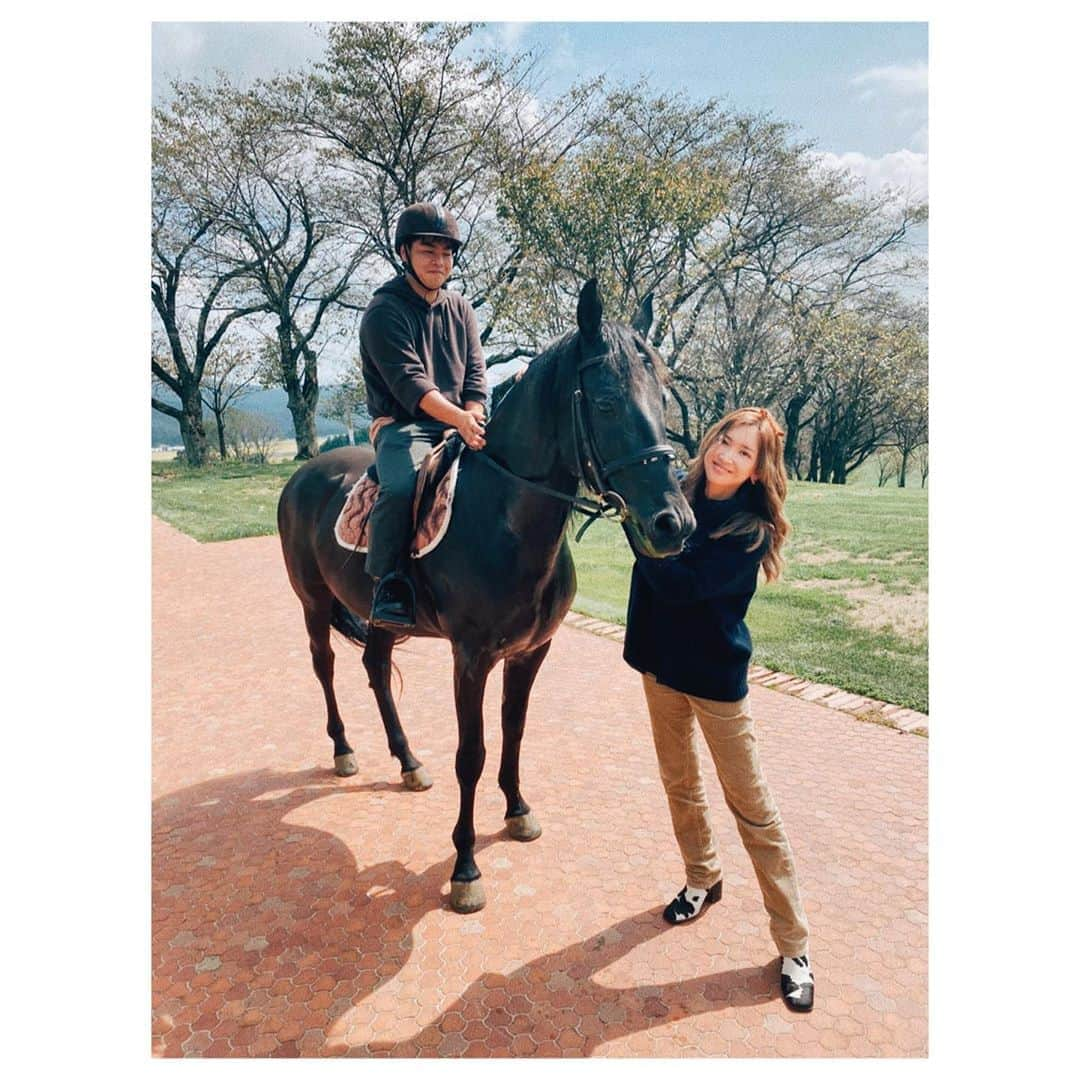 紗栄子さんのインスタグラム写真 - (紗栄子Instagram)「打ち合わせ中、振り向くとカリメロちゃん🐴💖✨  私のお洋服🌹 knit @_myapparel_  pants @uniqlo」9月20日 9時37分 - saekoofficial