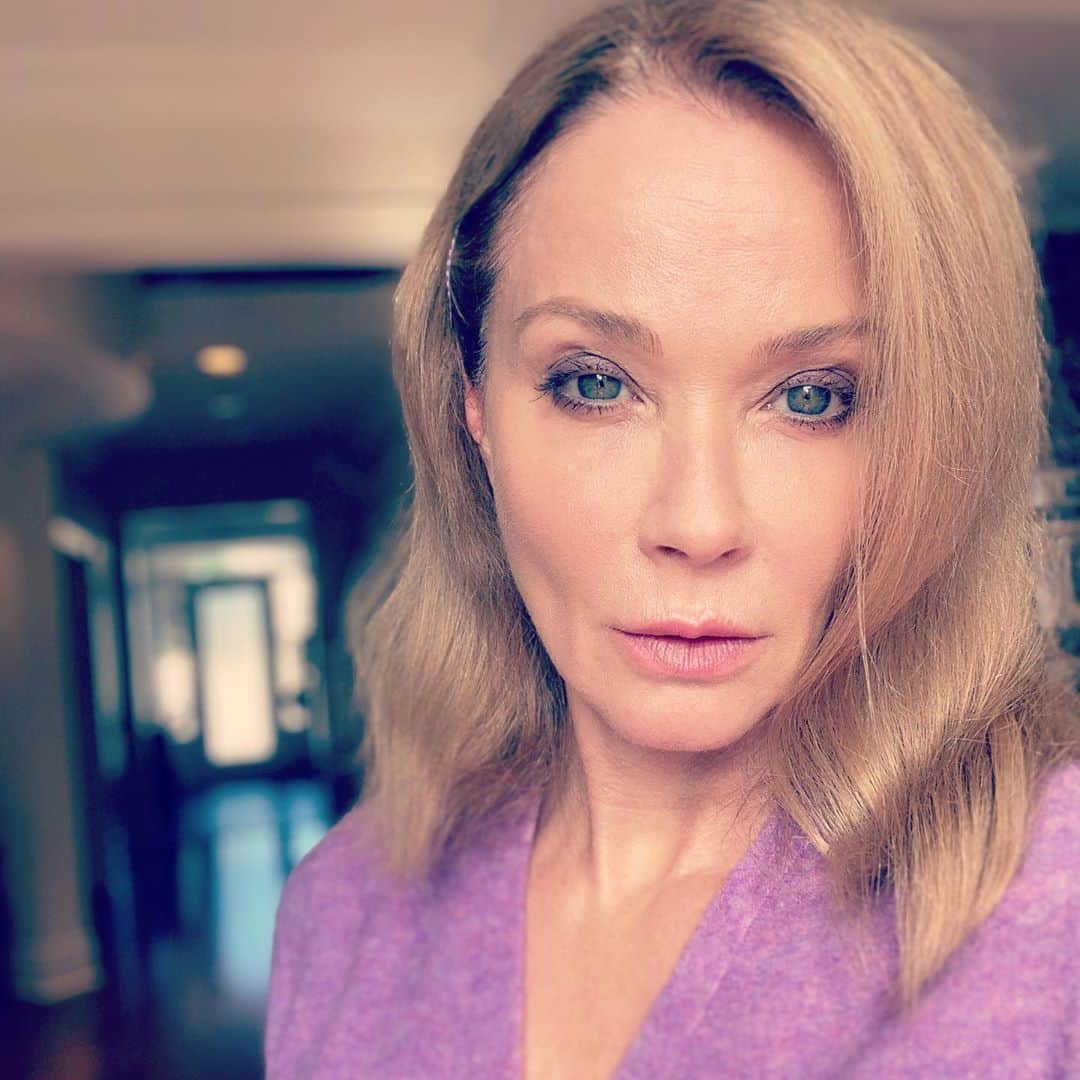 ローレン・ホリーさんのインスタグラム写真 - (ローレン・ホリーInstagram)「Day 4. ... #quarantine  🇺🇸➡️🇨🇦」9月20日 9時45分 - laurenholly