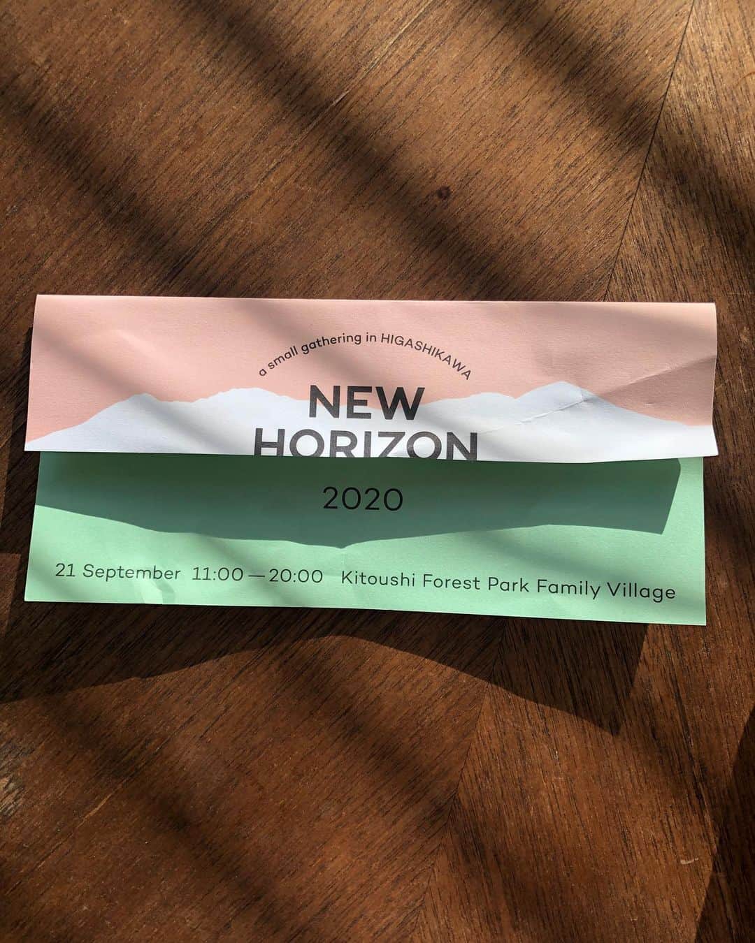 加藤紀子のインスタグラム：「明日は北海道東川で行われるイベント“NEW HORIZON”に参加させて頂きます！ 東川の美味しい空気、穏やかな環境の下、健やかな時間が過ごせたら🥔🥕🧅  Repost @newhorizon_2020 with @get_repost ・・・ _ 《TALK》  畑と食と旅の美味しい話し 【たかはしよしこ x 加藤紀子】  YouTube『畑チャンネル』でも自身の菜園での様子を発信している《加藤紀子》さんと、今年から美瑛に移住された料理家の《たかはしよしこ》さんのお二人をお招きして、畑のこと、食と旅にまつわる楽しく美味しいお話しを聞いていきます。」