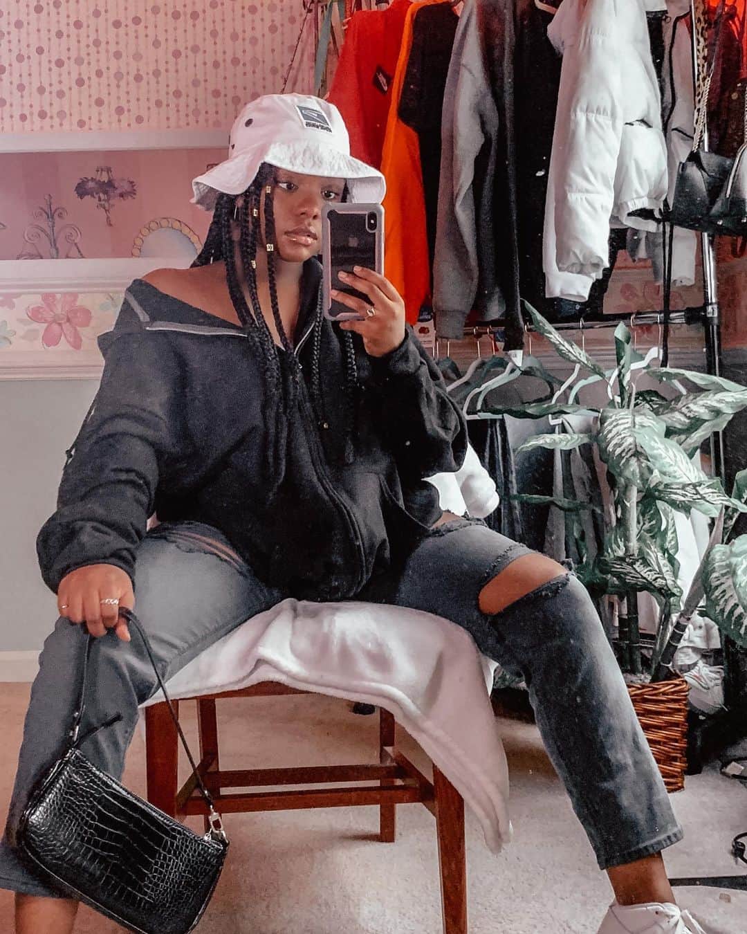 のインスタグラム：「It’s the VERSATILITY for me…Our jeans come in so many shapes and styles, you’re bound to find the pair that will make you look great and feel even better 👖 @imani.kayeye @maytecmacho @lilybellblogs」