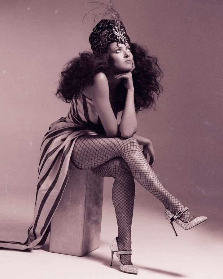 カテリーナ・グレアムのインスタグラム：「Reflecting on Eartha Kitt.」
