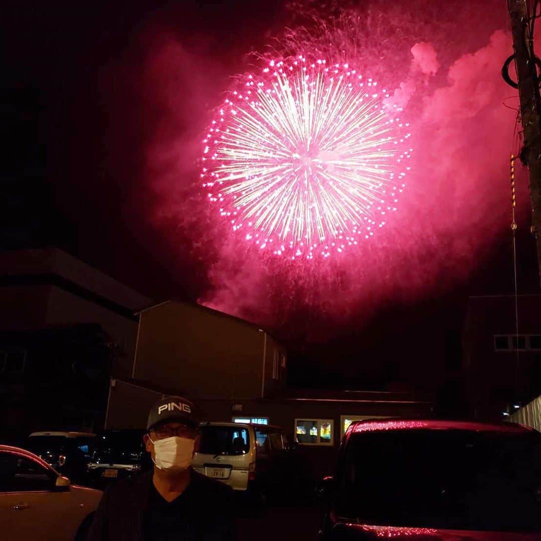 梅沢富美男さんのインスタグラム写真 - (梅沢富美男Instagram)「昨日、偶然に今年はじめての花火を見ました。 きれいだったなー。 またみんなで安心して花火大会ができますように！」9月20日 10時32分 - tomioumezawa