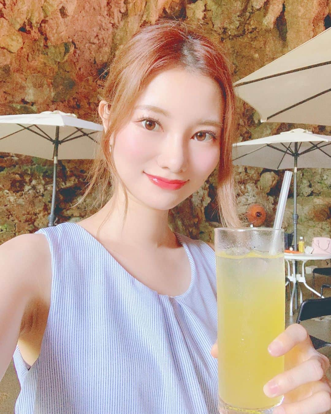 金子実加さんのインスタグラム写真 - (金子実加Instagram)「がんがらーの谷にある洞窟カフェでゆったり☕️ . . . . . . . . . . #cafe #cafekave #kavecafe #洞窟カフェ #がんがらーの谷cafe #ガンガラーの谷ケイブカフェ #ケイブカフェ #ケイブカフェ洞窟 #カフェ巡り #かふぇすたぐらむ #カフェ　#おしゃれカフェ  #自然カフェ #カフェ好きな人と繋がりたい #女子旅　#旅女　#沖縄カフェ #沖縄カフェ巡り #沖縄観光 #沖縄　#ガンガラーの谷  #がんがらーの谷  #自然カフェ　#洞窟 #vallaofgangala #gangala #okinawa」9月20日 21時52分 - kanekomika0127