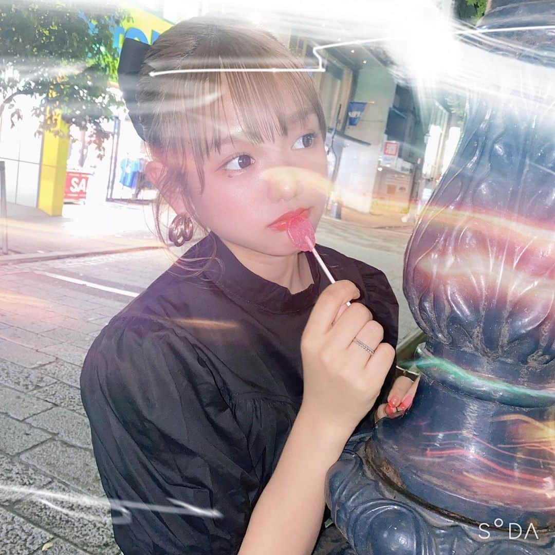 古澤里紗さんのインスタグラム写真 - (古澤里紗Instagram)「きゃんでぃー🍬 . . sodaのエモいフィルターかわち❤︎'' えもふーりーだよ🤞🏿 . . #そだこ #SODA」9月20日 20時20分 - fuuuuu_ri