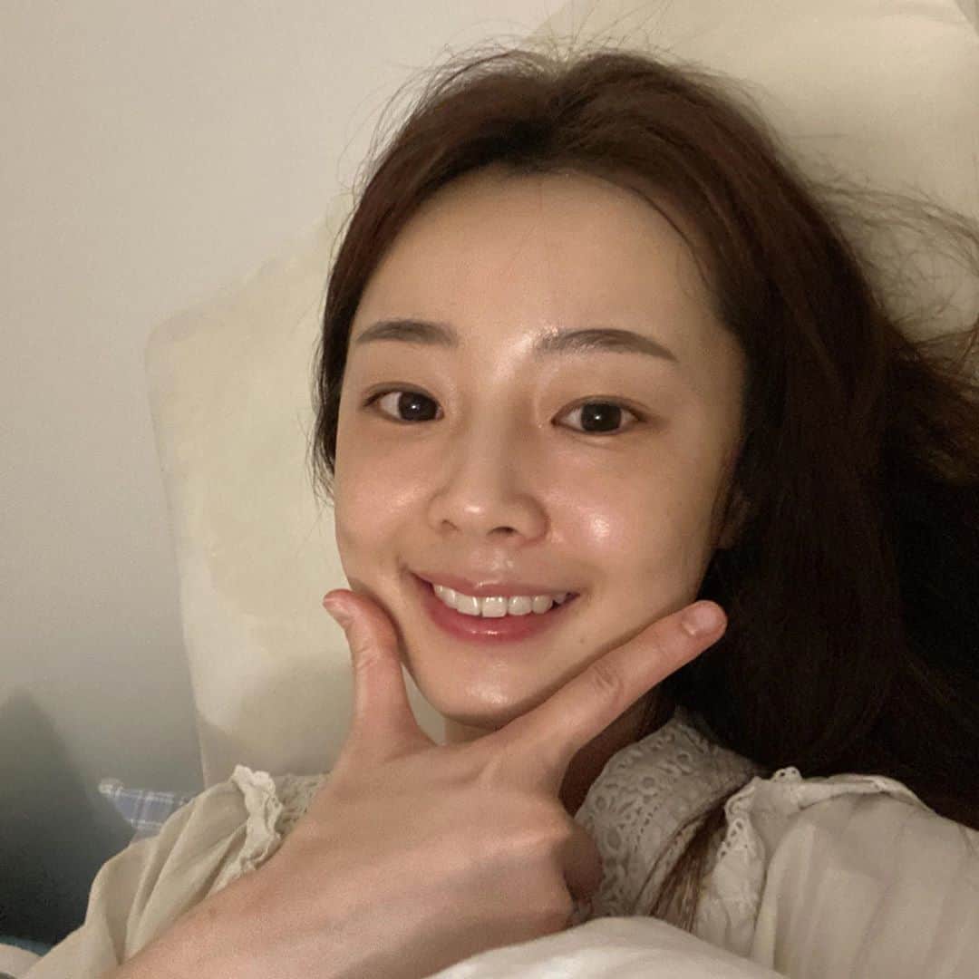 ユ・ボファさんのインスタグラム写真 - (ユ・ボファInstagram)「#공동구매 #이유마켓 #쌩얼주의 9월 이유마켓도 많은 관심주셔서 감사합니다 오늘밤 12시 마감할게요🙌🏻 좋은밤되세요🥶💙」9月20日 20時44分 - yoobohwa