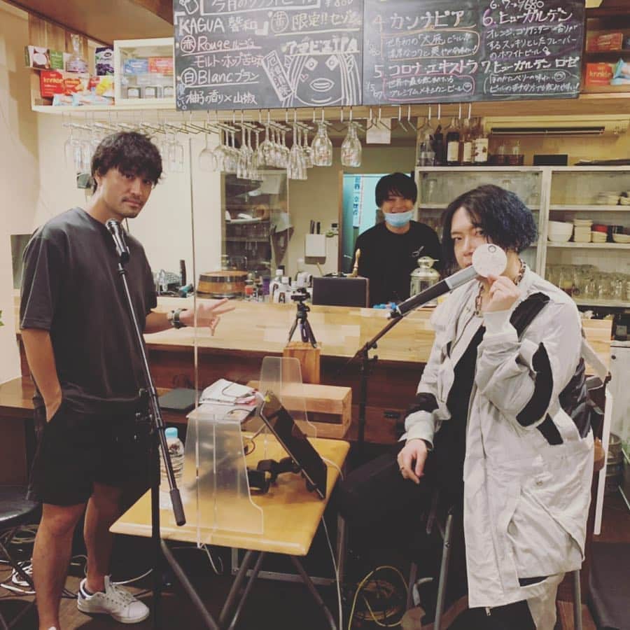ISEKIのインスタグラム：「今日は本当にありがとう✨ 久しぶりにお客さんがいる場でLive 心が熱くなったよ  明人も誘ってくれてありがとな✨ 引き続きよろしく👍✨  #真空ホロウ #ISEKI」