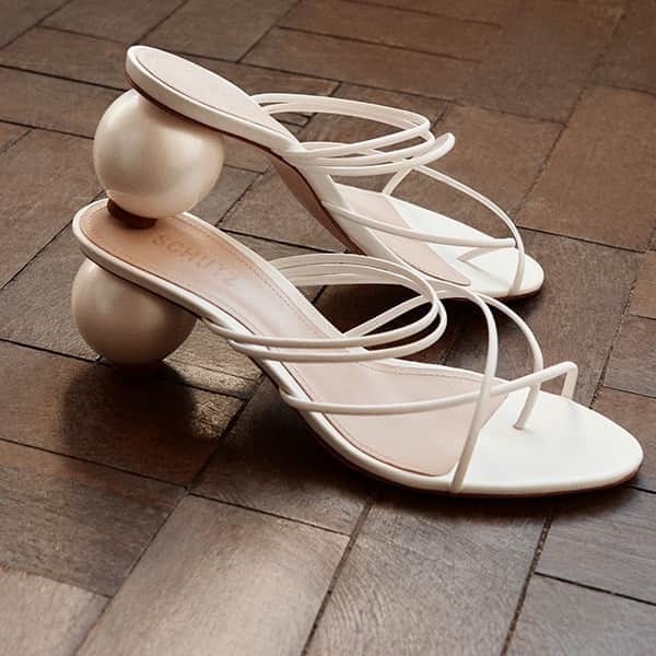 Schutzのインスタグラム：「NEW CRUSH - GLAM PEARL HEELS ❤️ #newin #whatsyourdeeptruth #deepunique」